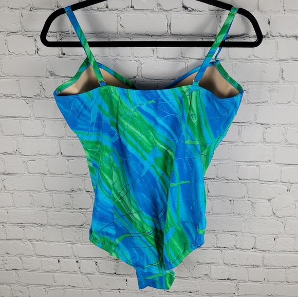 SEA QUEEN | underwire one piece swim bathing suit - Picture 2 of 6